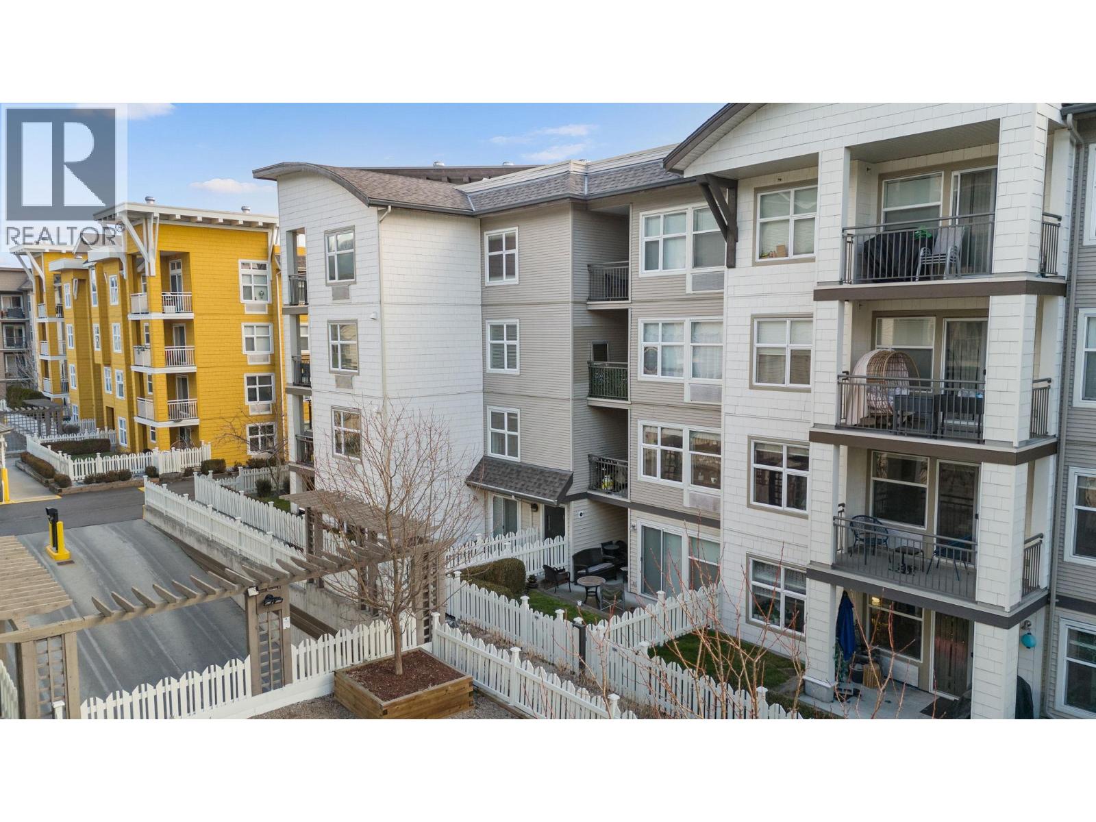 204 567 Yates Road, Kelowna