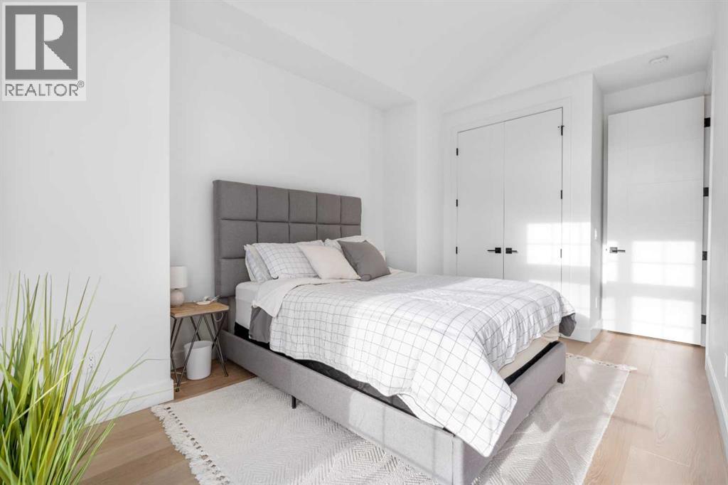 Single Family House for Sale in   Avenue SW Altadore Calgary 