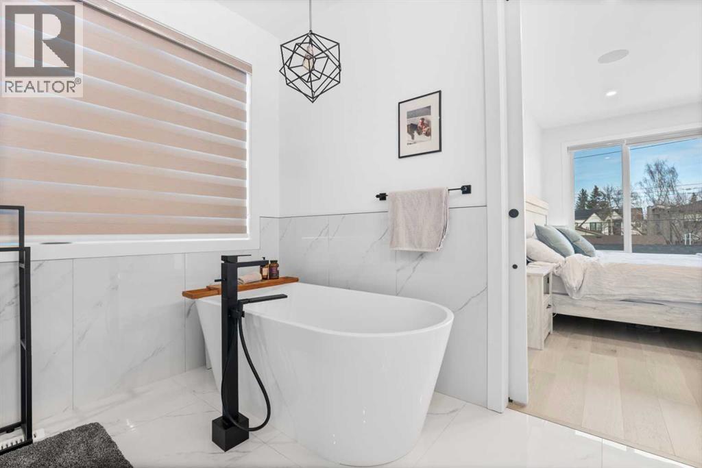 Single Family House for Sale in   Avenue SW Altadore Calgary 