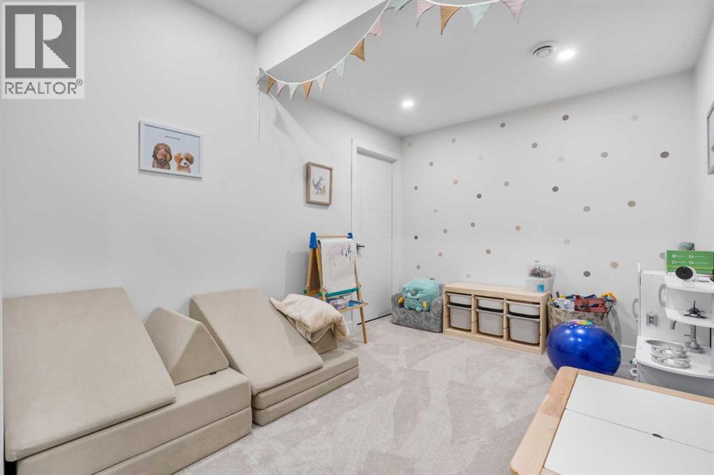 Single Family House for Sale in   Avenue SW Altadore Calgary 