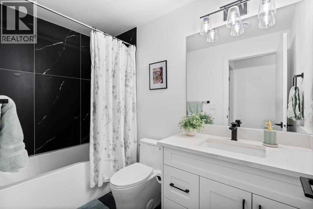 Single Family House for Sale in   Avenue SW Altadore Calgary 