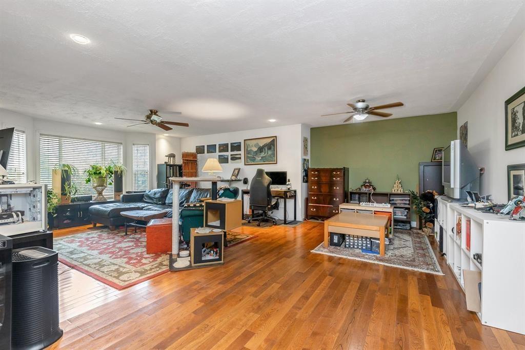 33581 DEWDNEY TRUNK ROAD, Mission