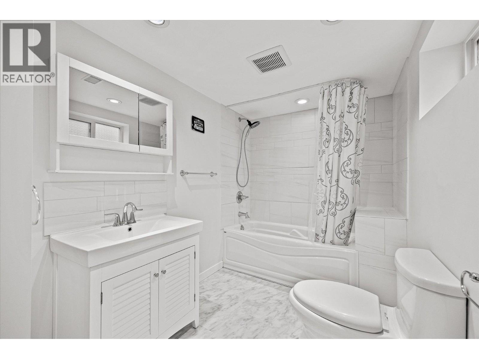  932-930 Lawson Avenue, Kelowna