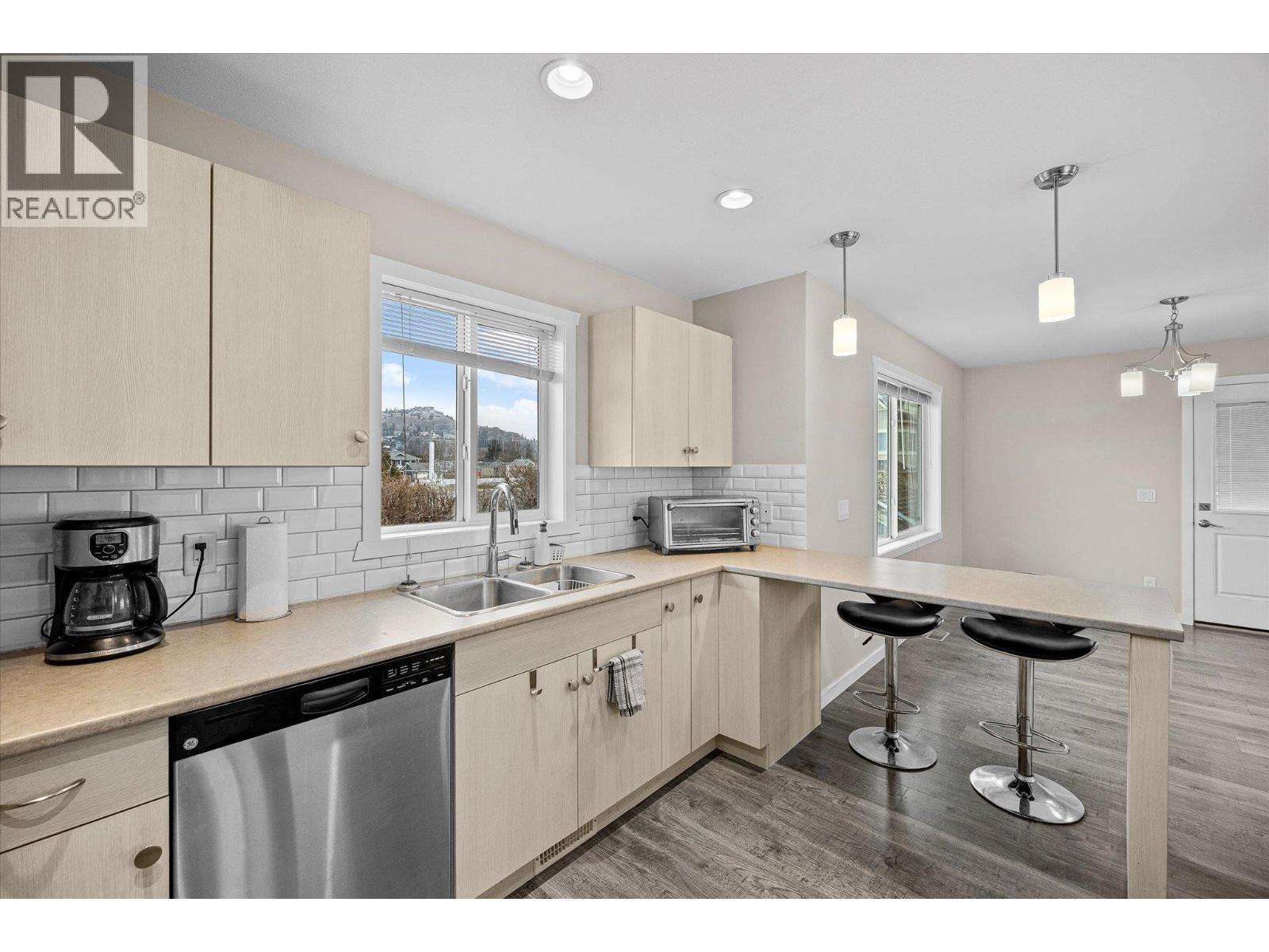  932-930 Lawson Avenue, Kelowna