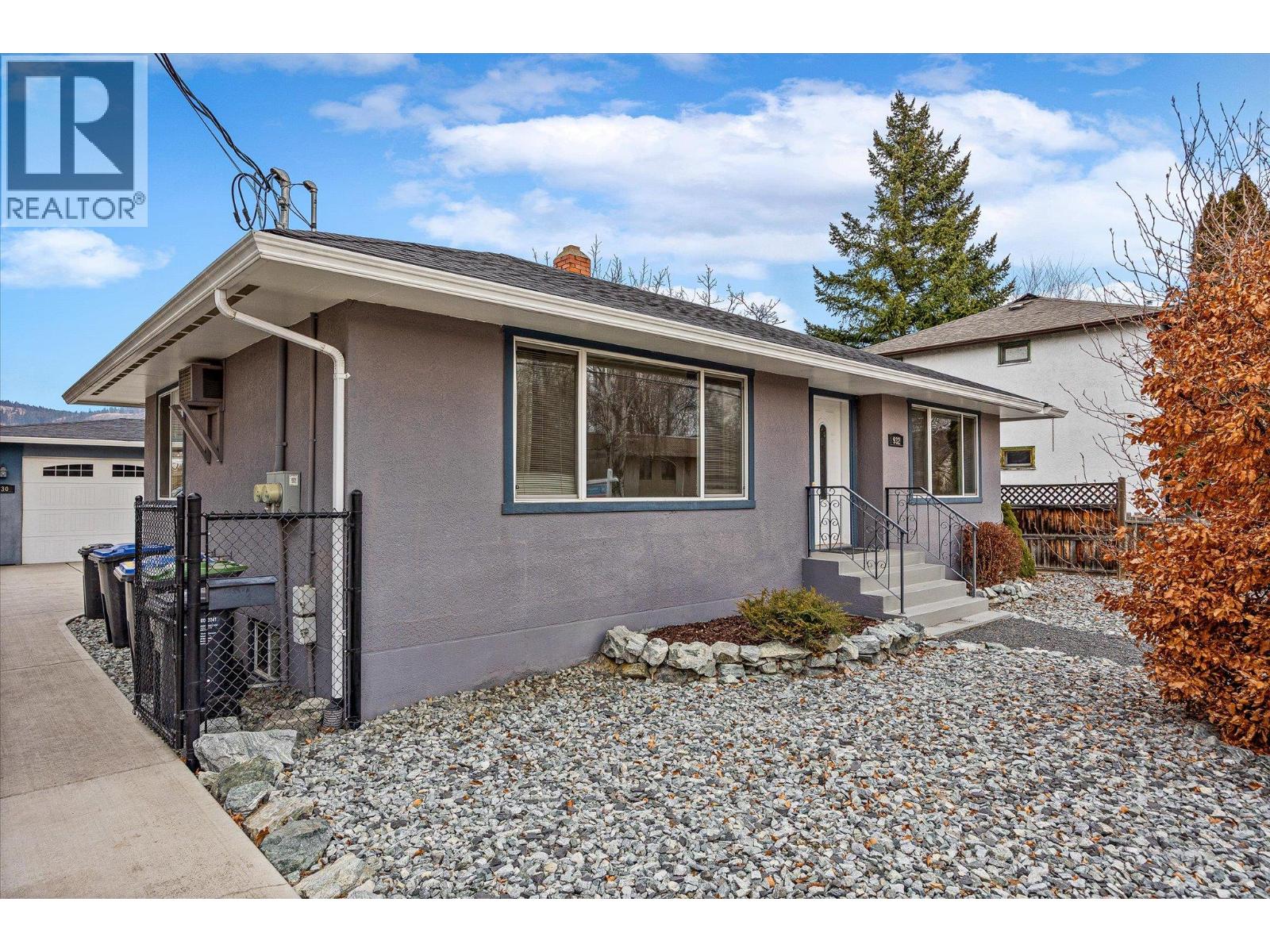  932-930 Lawson Avenue, Kelowna