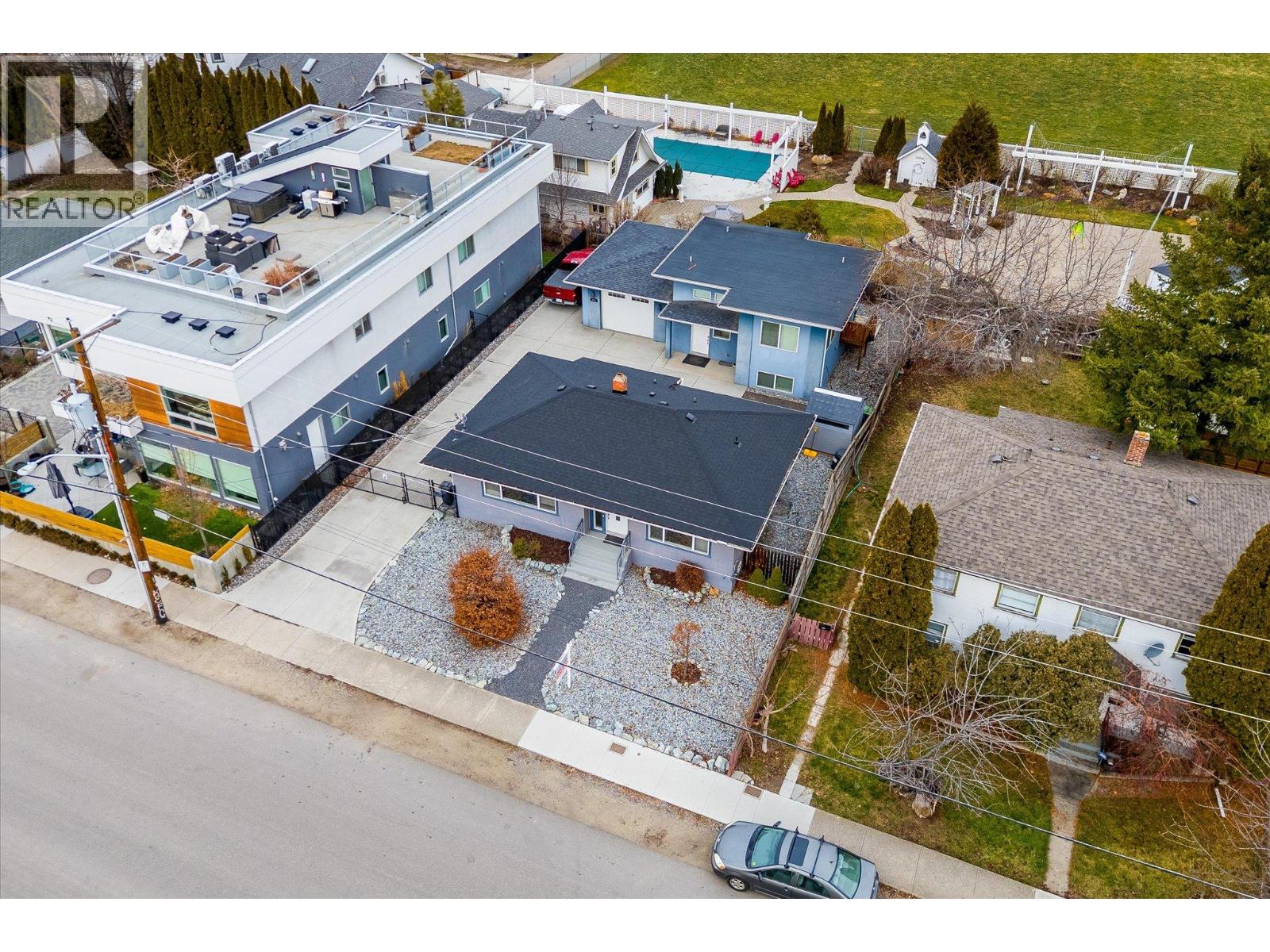  932-930 Lawson Avenue, Kelowna