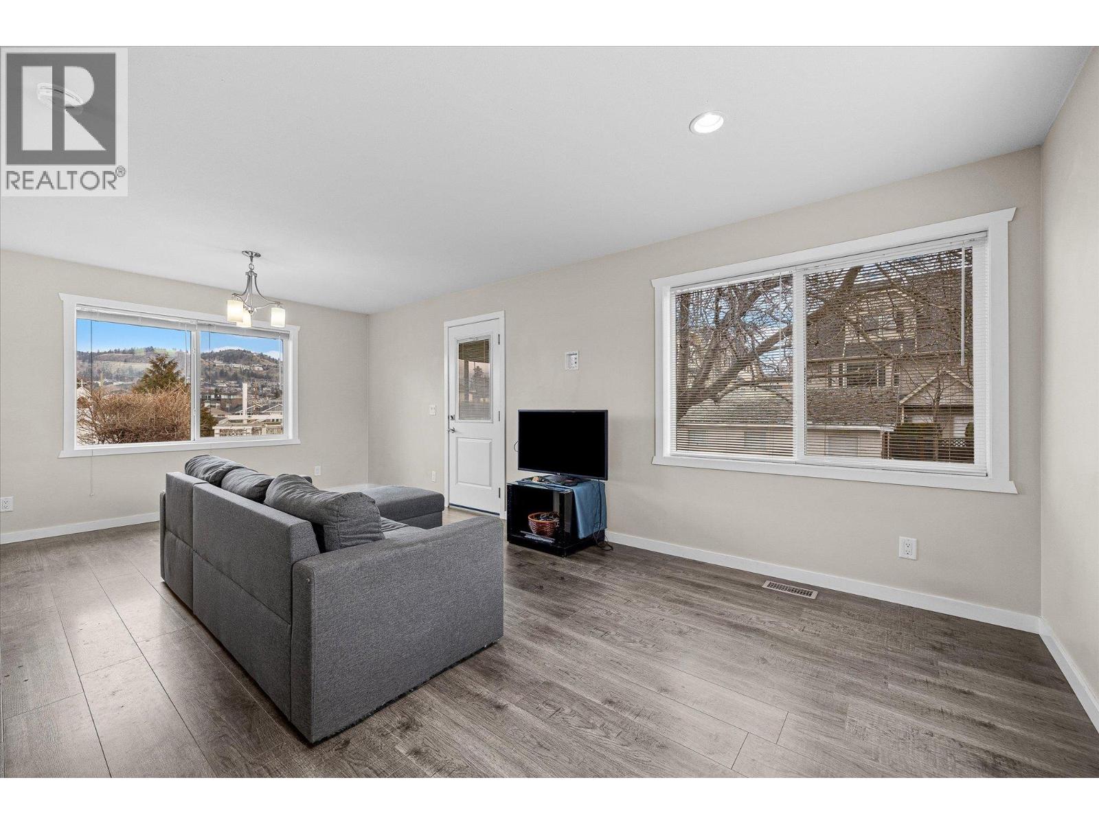  932-930 Lawson Avenue, Kelowna