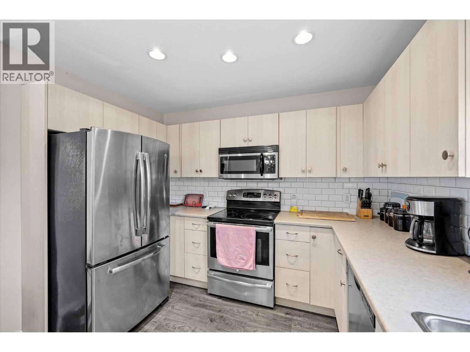  932-930 Lawson Avenue, Kelowna