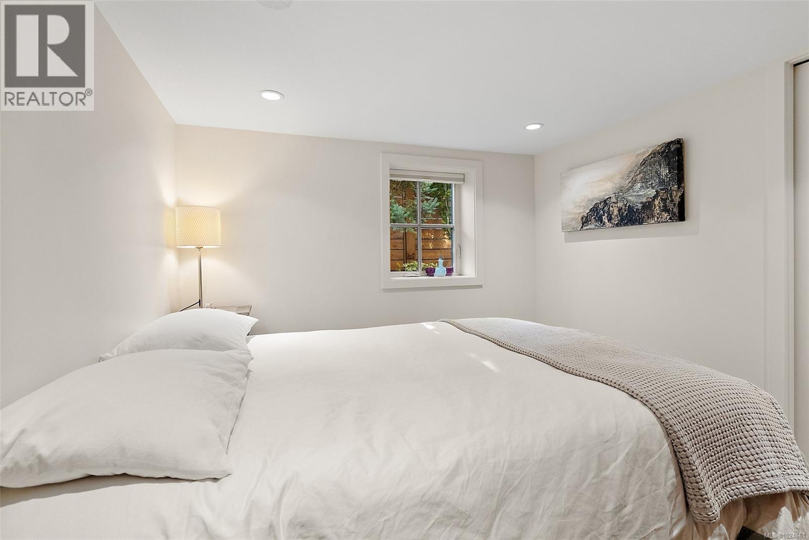  614 Monterey Avenue, Oak Bay