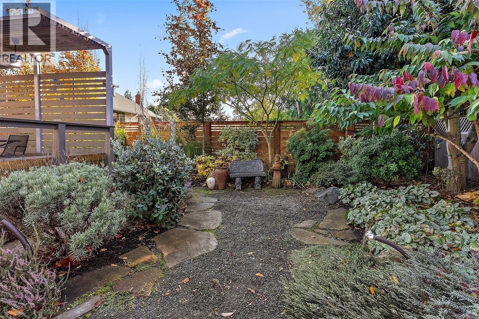  614 Monterey Avenue, Oak Bay