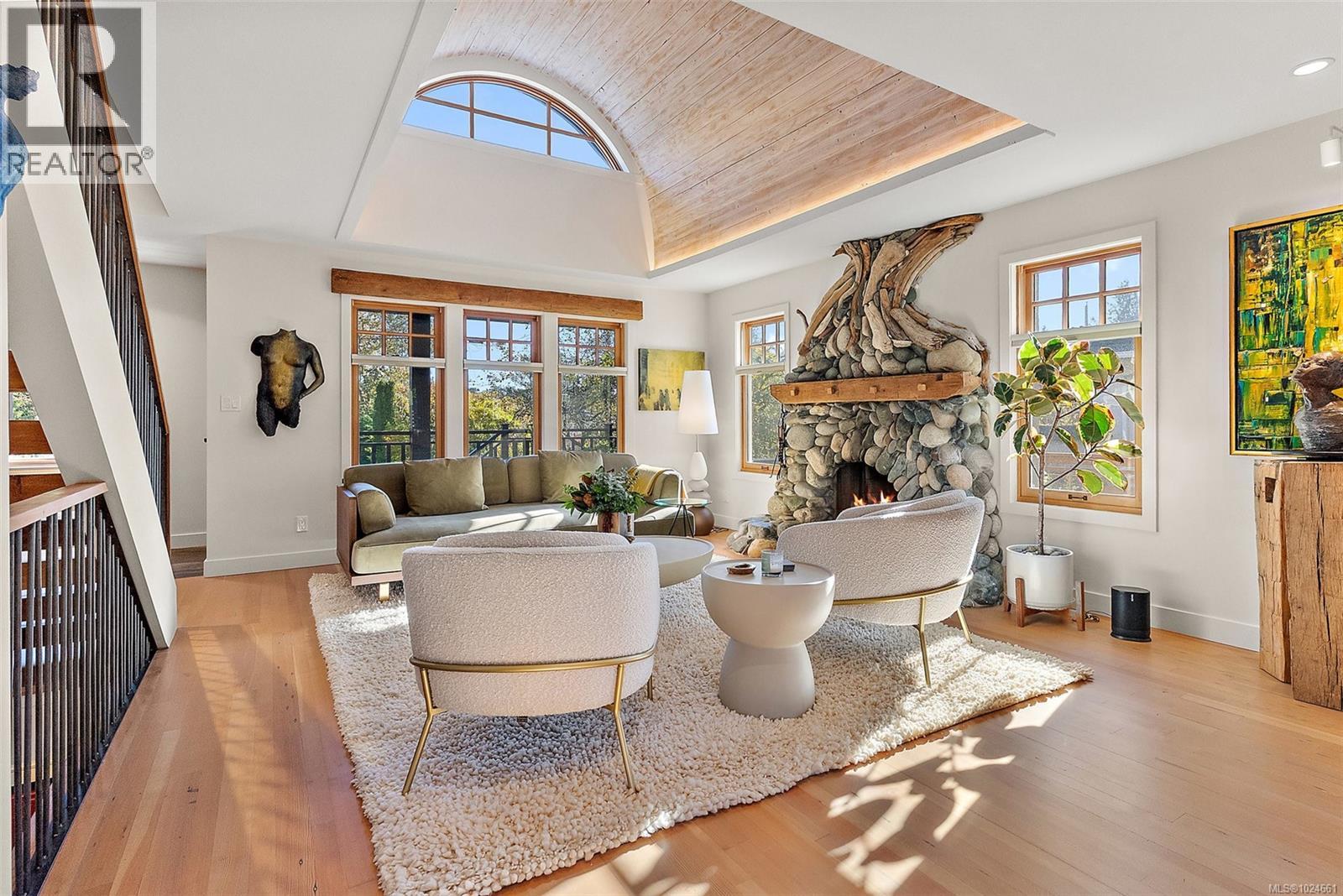  614 Monterey Avenue, Oak Bay