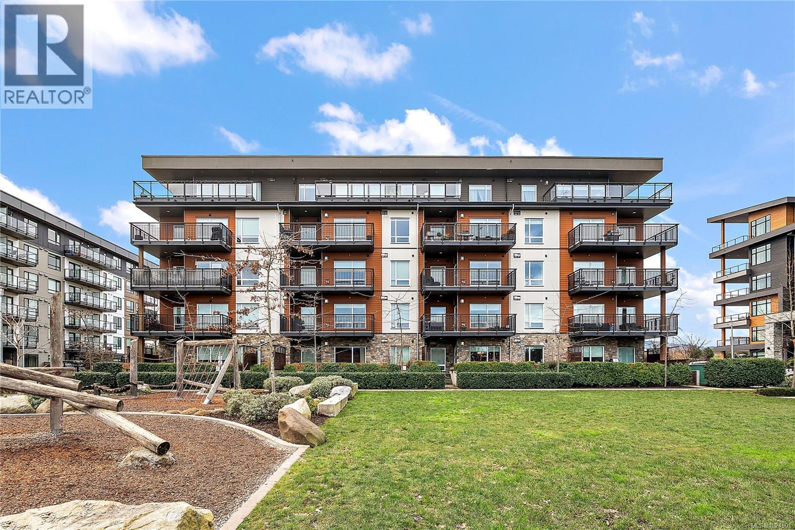 402 2500 Hackett Cres, Central Saanich