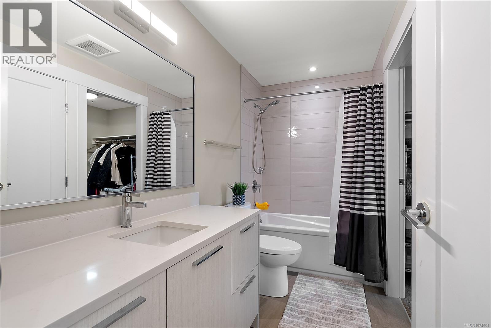 402 2500 Hackett Cres, Central Saanich