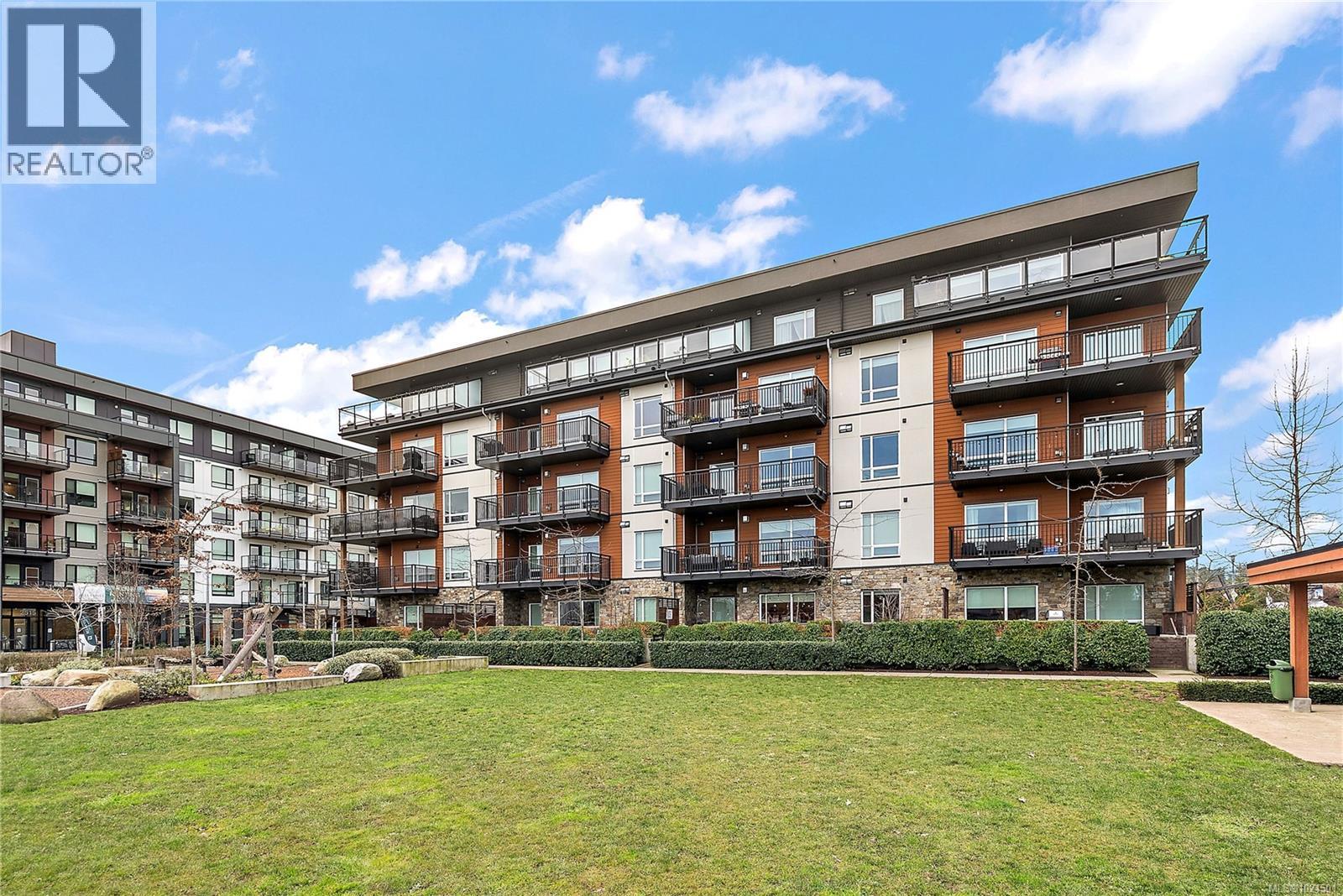 402 2500 Hackett Cres, Central Saanich