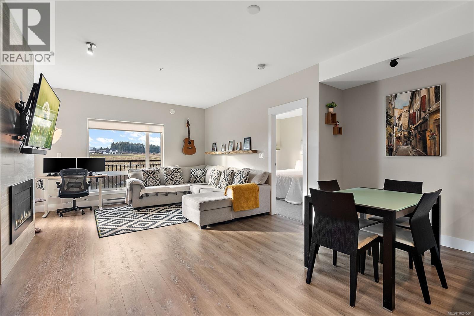 402 2500 Hackett Cres, Central Saanich