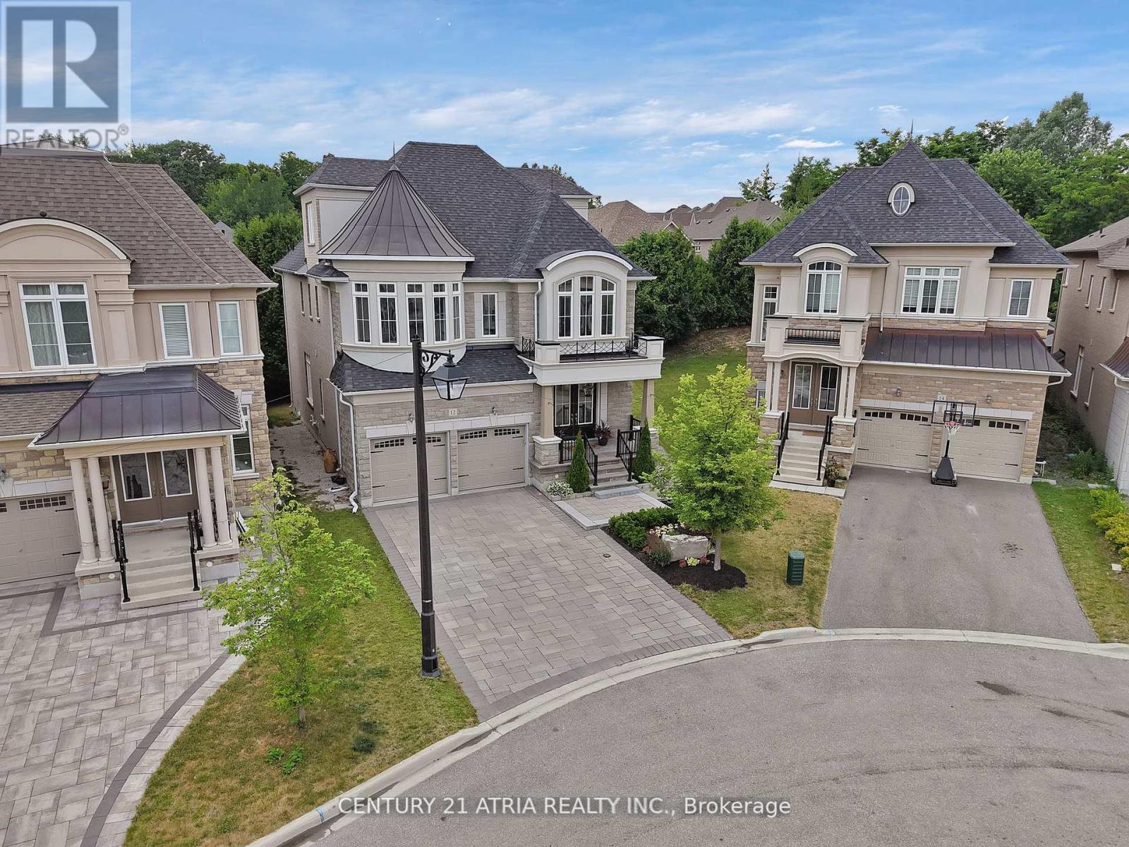12 MACDONALD COURT - 2