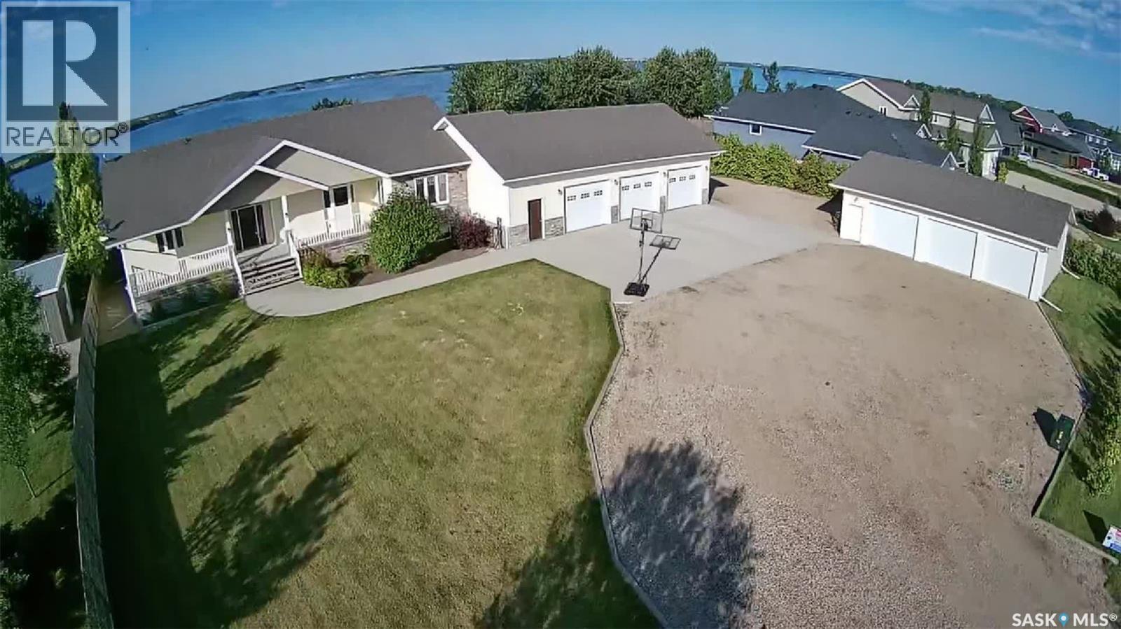 26 Pape DRIVE - 1
