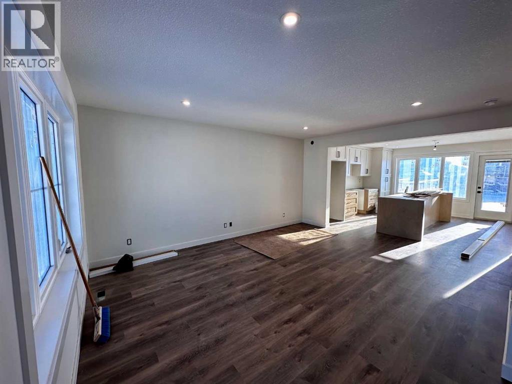 80 Oxford Boulevard, Penhold