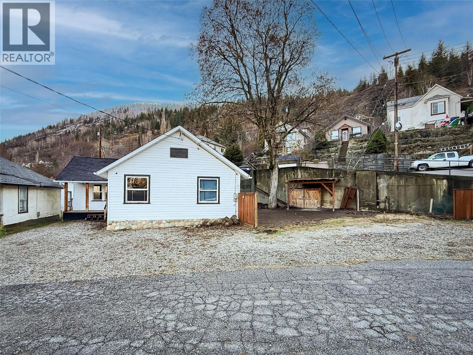 950 Aspen Street - Photo 2 of 28, Trail, British Columbia