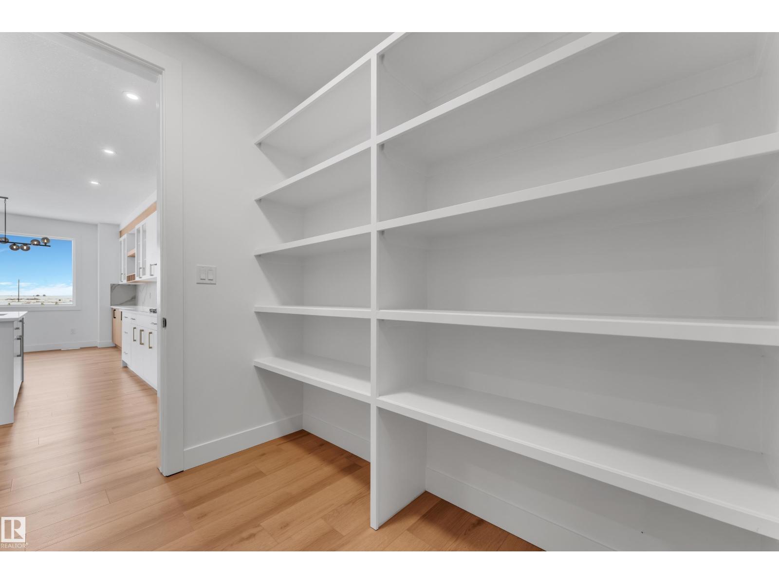 752 ASTORIA WY, Devon