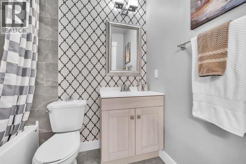 Single Family House for Sale in    Street NW Thorncliffe Calgary 