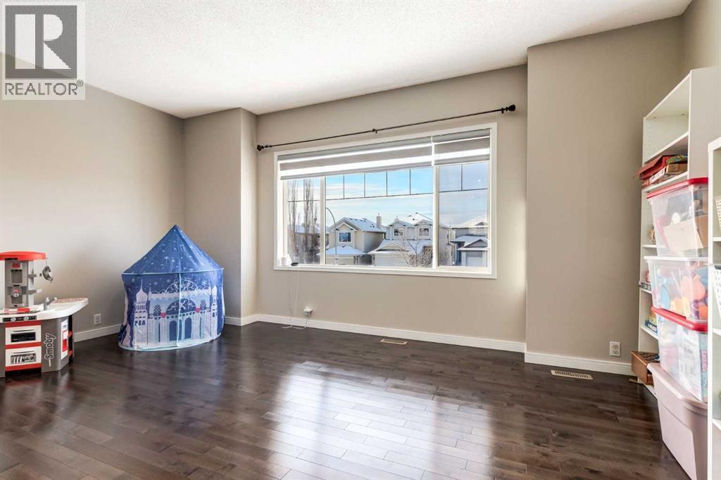 Single Family House for Sale in  Tuscany Drive NW Tuscany Calgary 