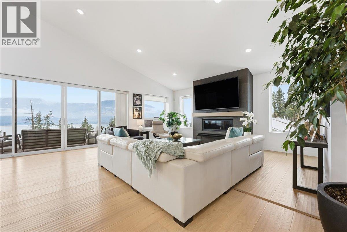 3410 Lakeshore Road NE, Salmon Arm