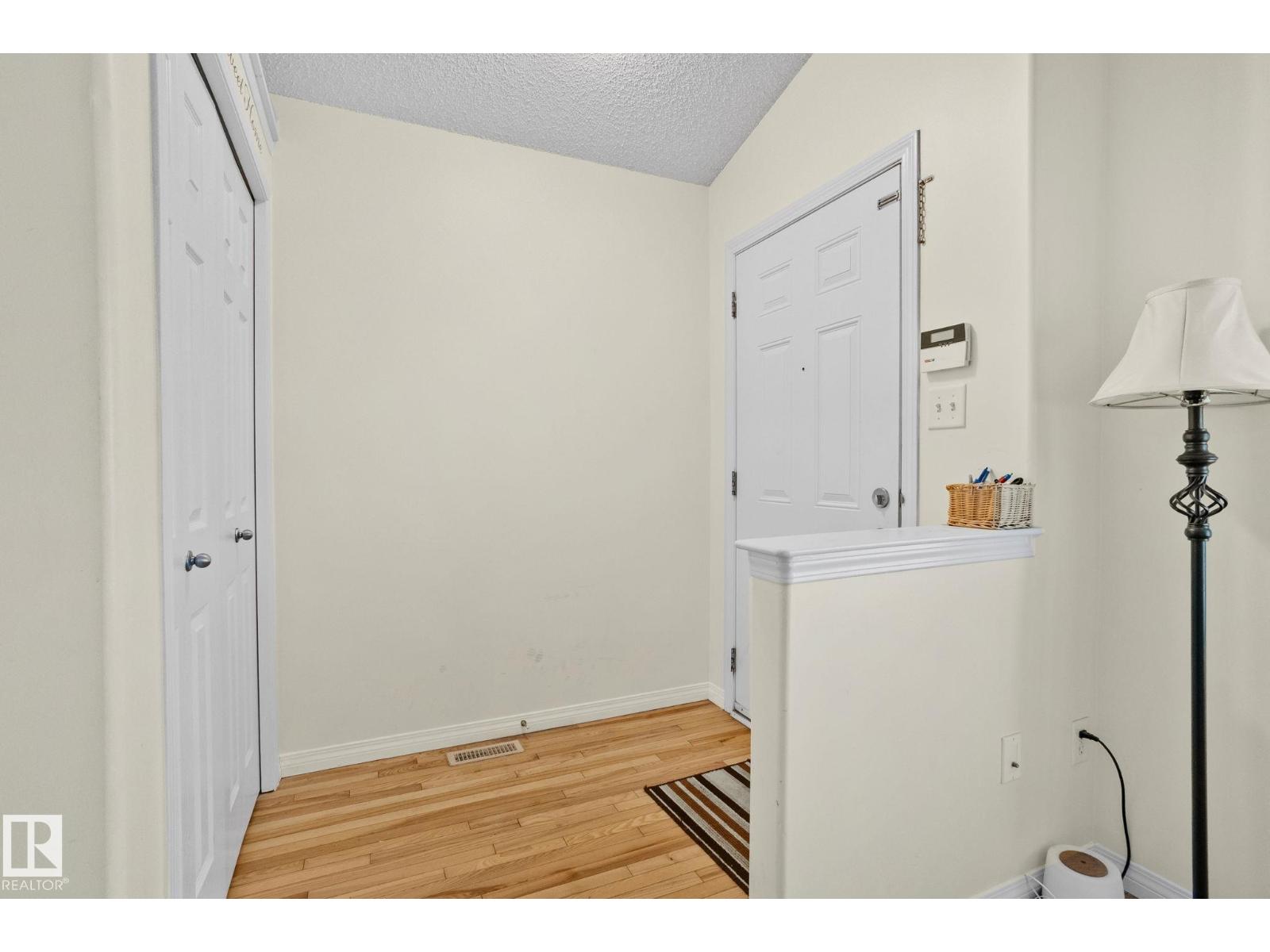 
          613 83 Street SW
            <br/>
            <span>Edmonton</span>
            , 
            <span>AB</span>
             <span>T6X1L6</span>
         - Photo 29