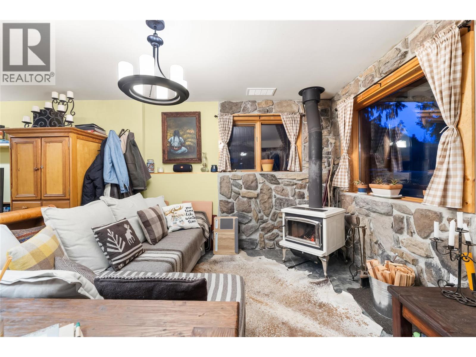 14296 MAIA Lane, Gray Creek