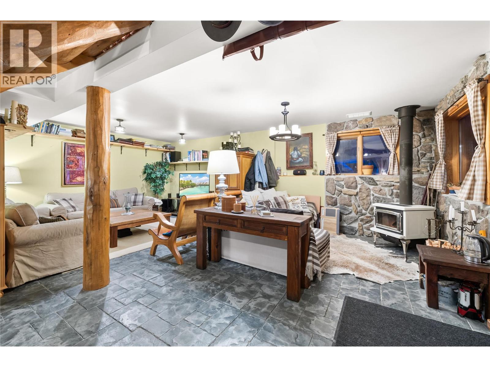 14296 MAIA Lane, Gray Creek