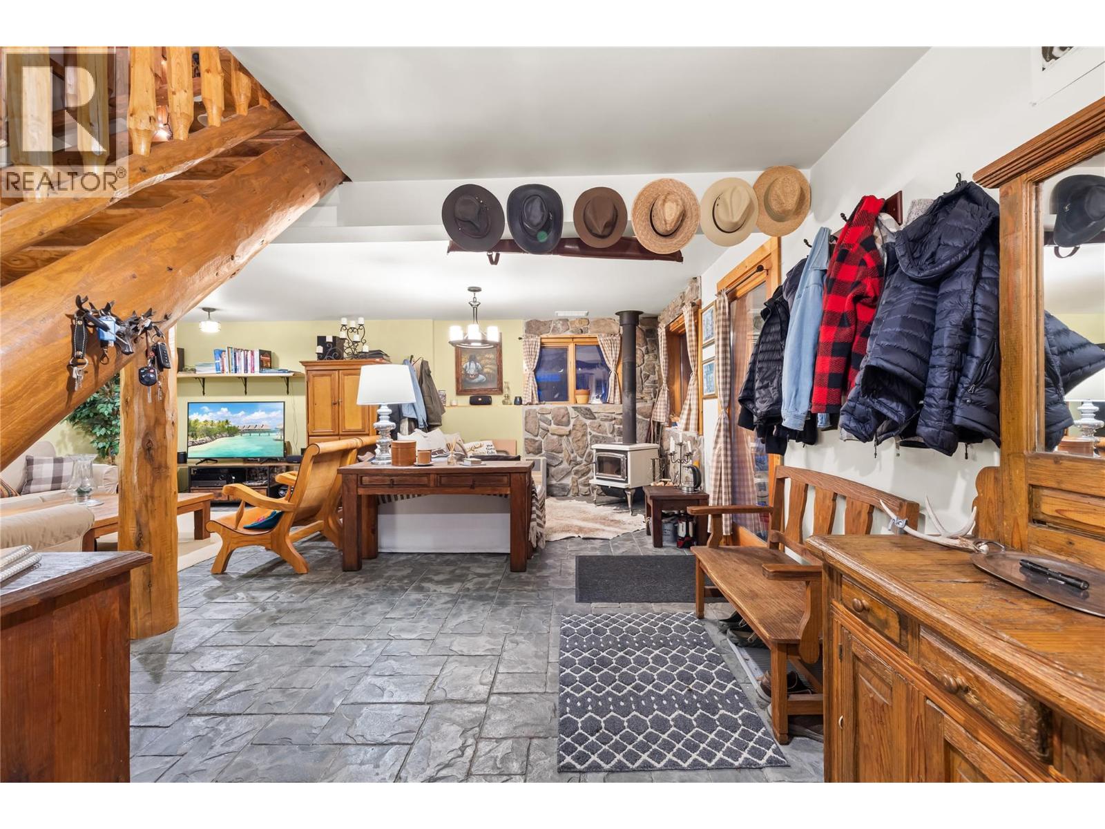 14296 MAIA Lane, Gray Creek