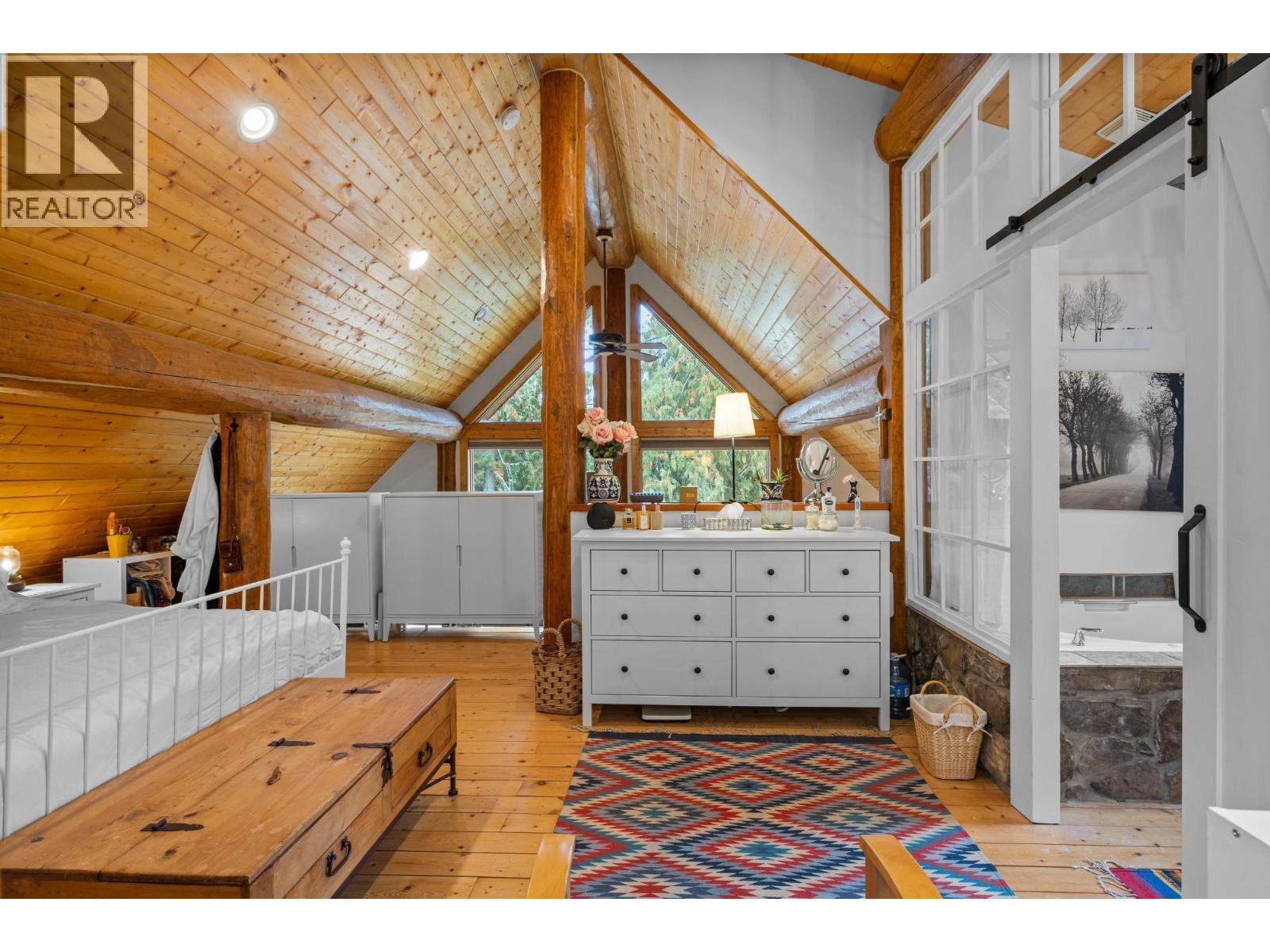 14296 MAIA Lane, Gray Creek