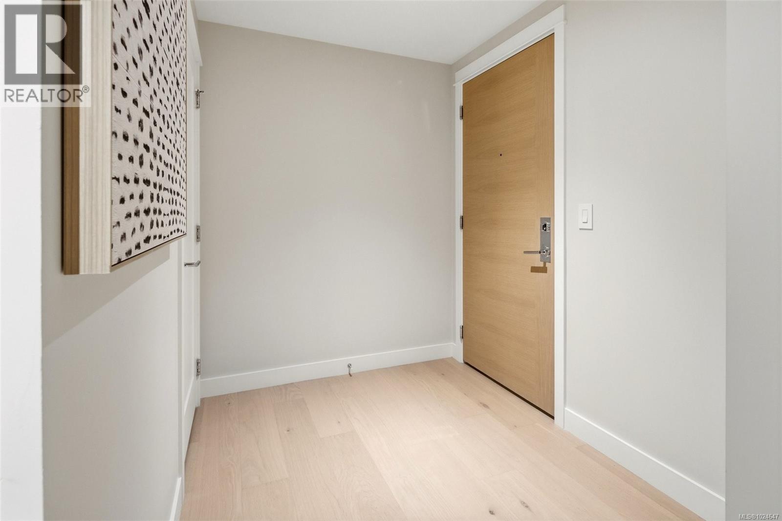 306 5229 Cordova Bay Road, Saanich