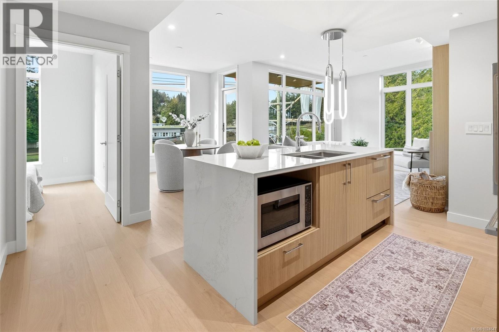 306 5229 Cordova Bay Road, Saanich