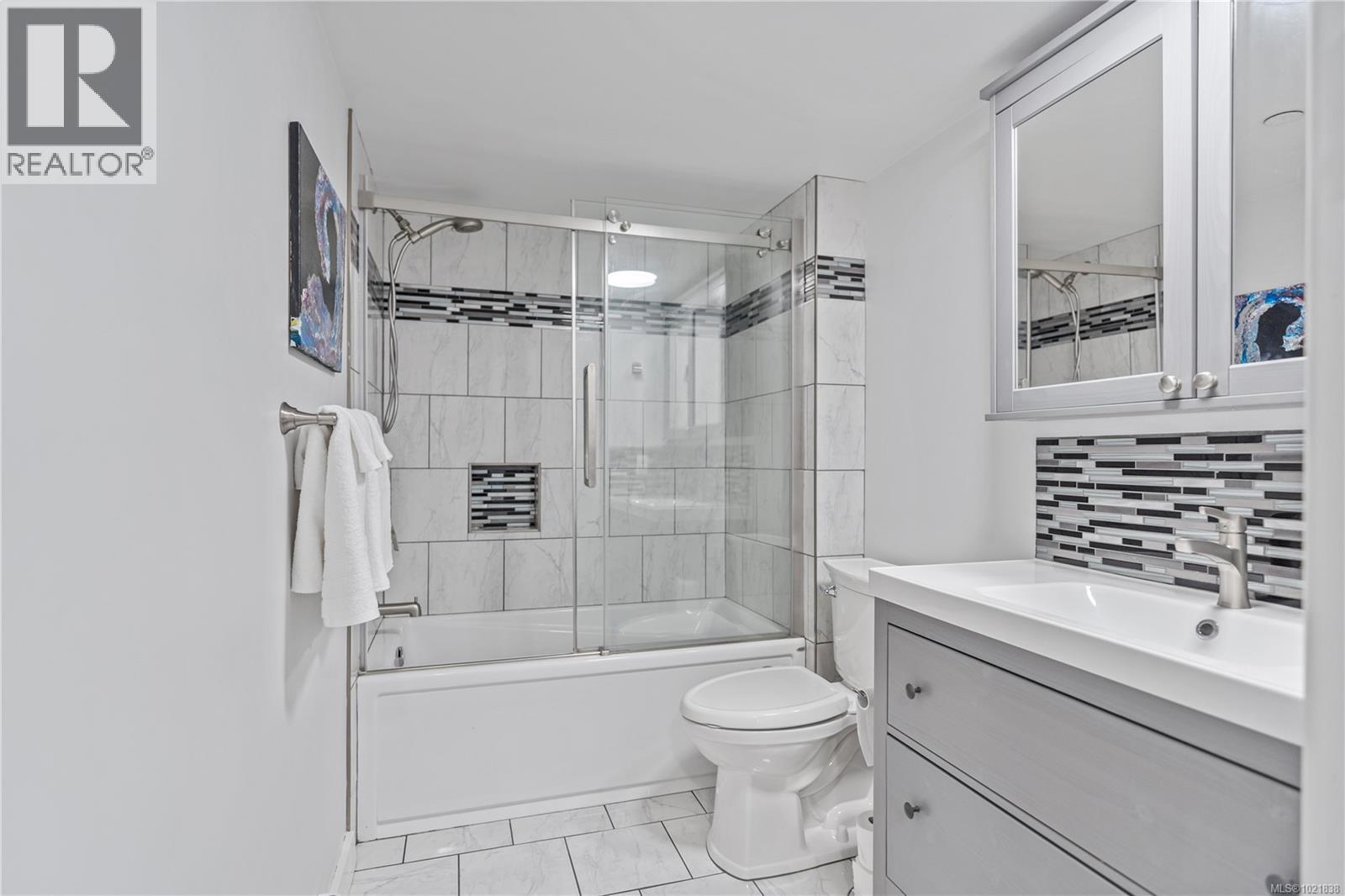 201 908 Brock Avenue, Langford