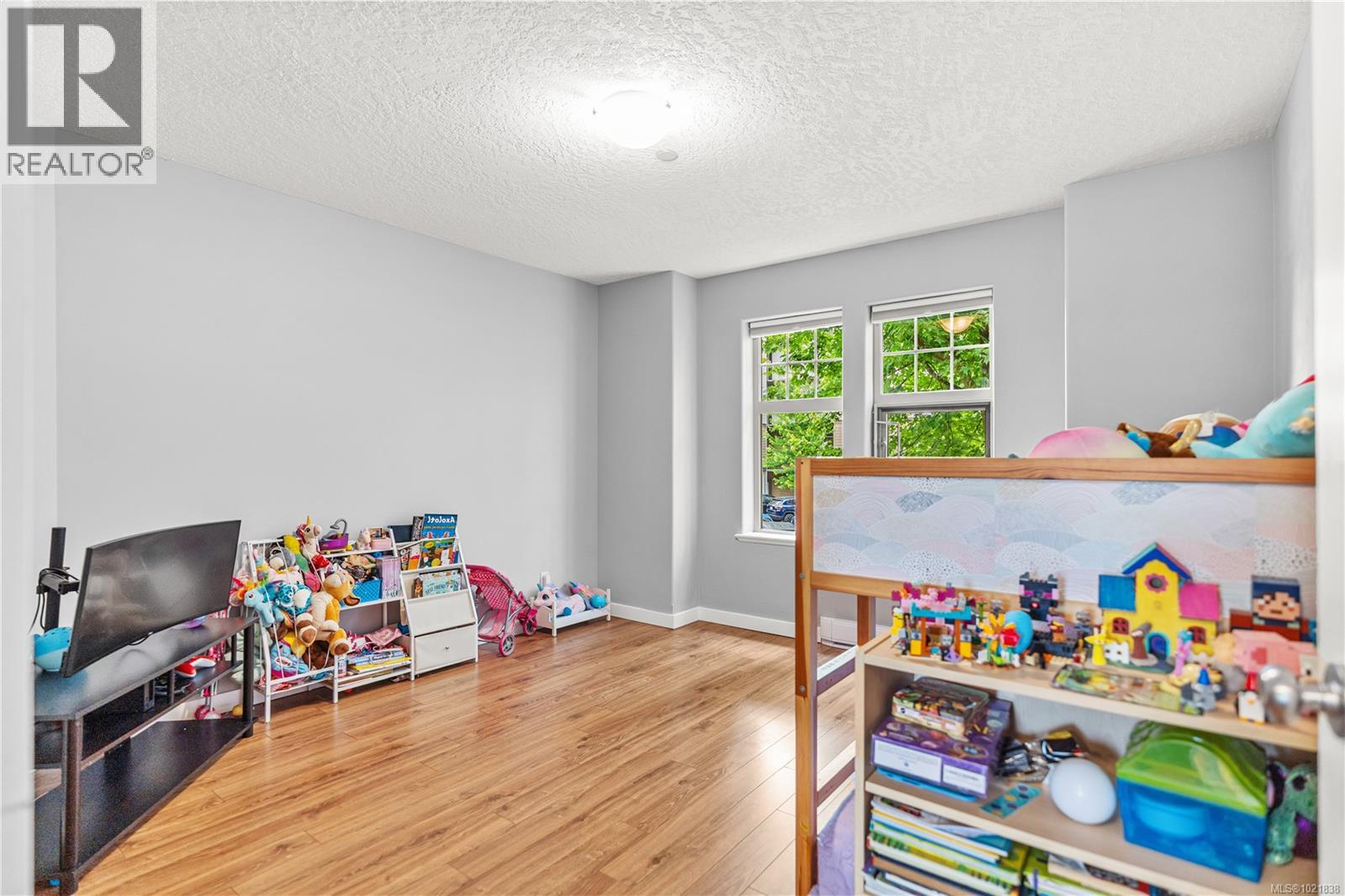 #201 908 Brock Ave - 17