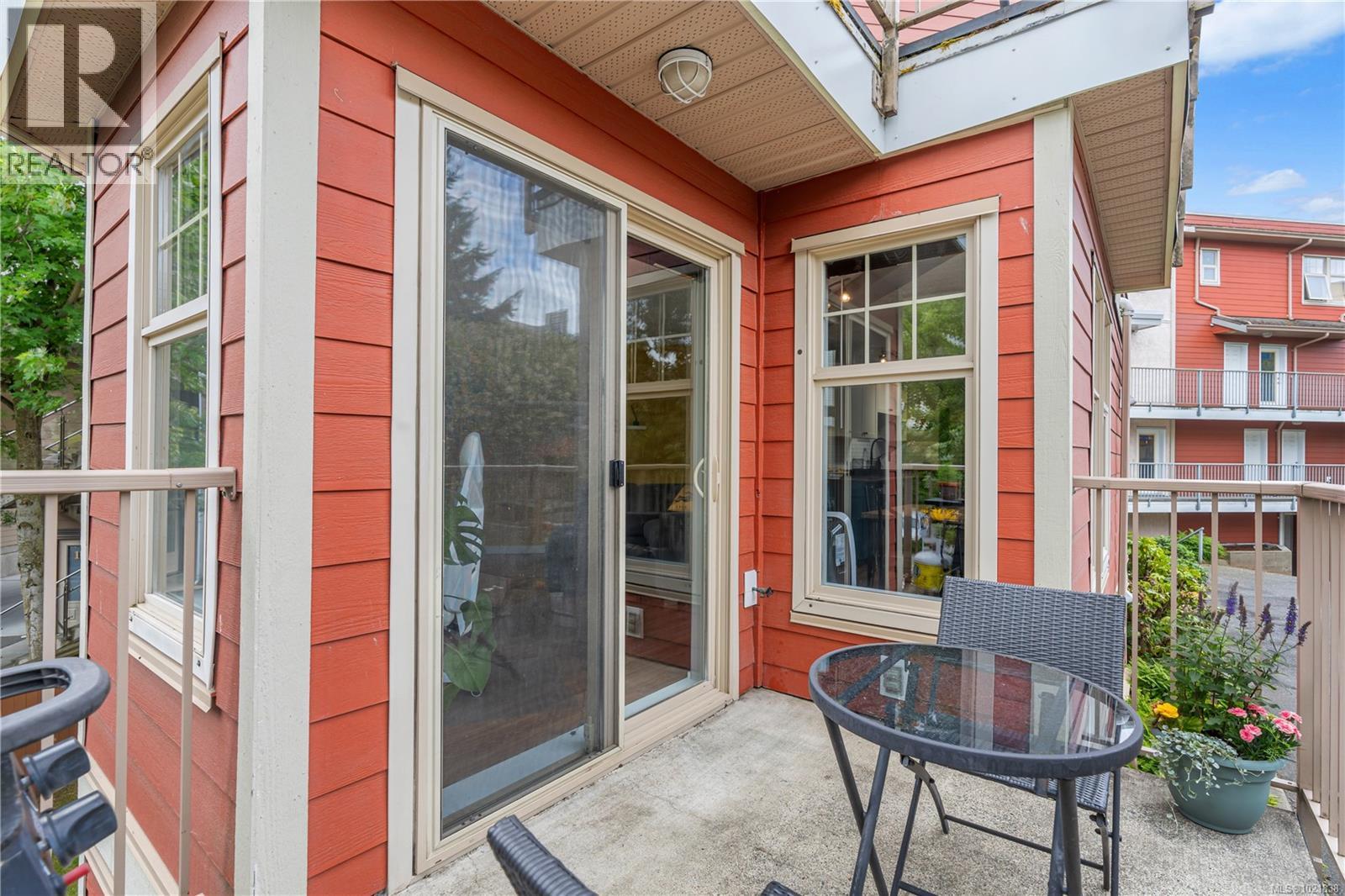 #201 908 Brock Ave - 20