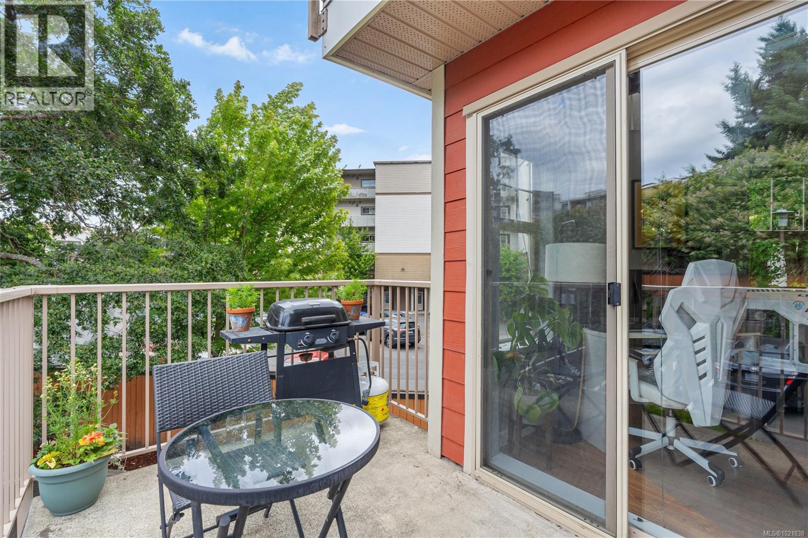 #201 908 Brock Ave - 21