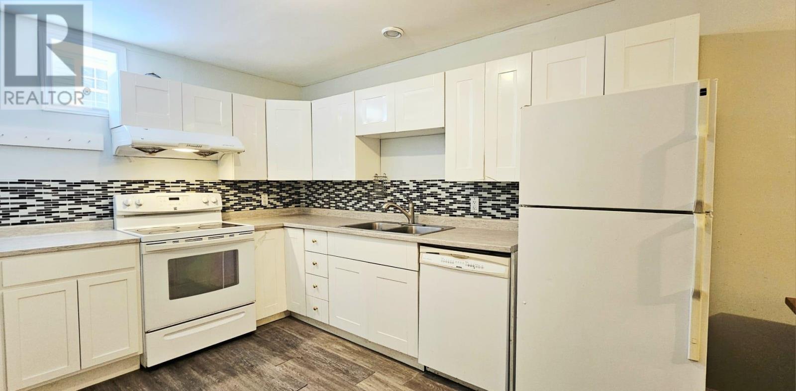 53 BONAVISTA AVENUE - 39