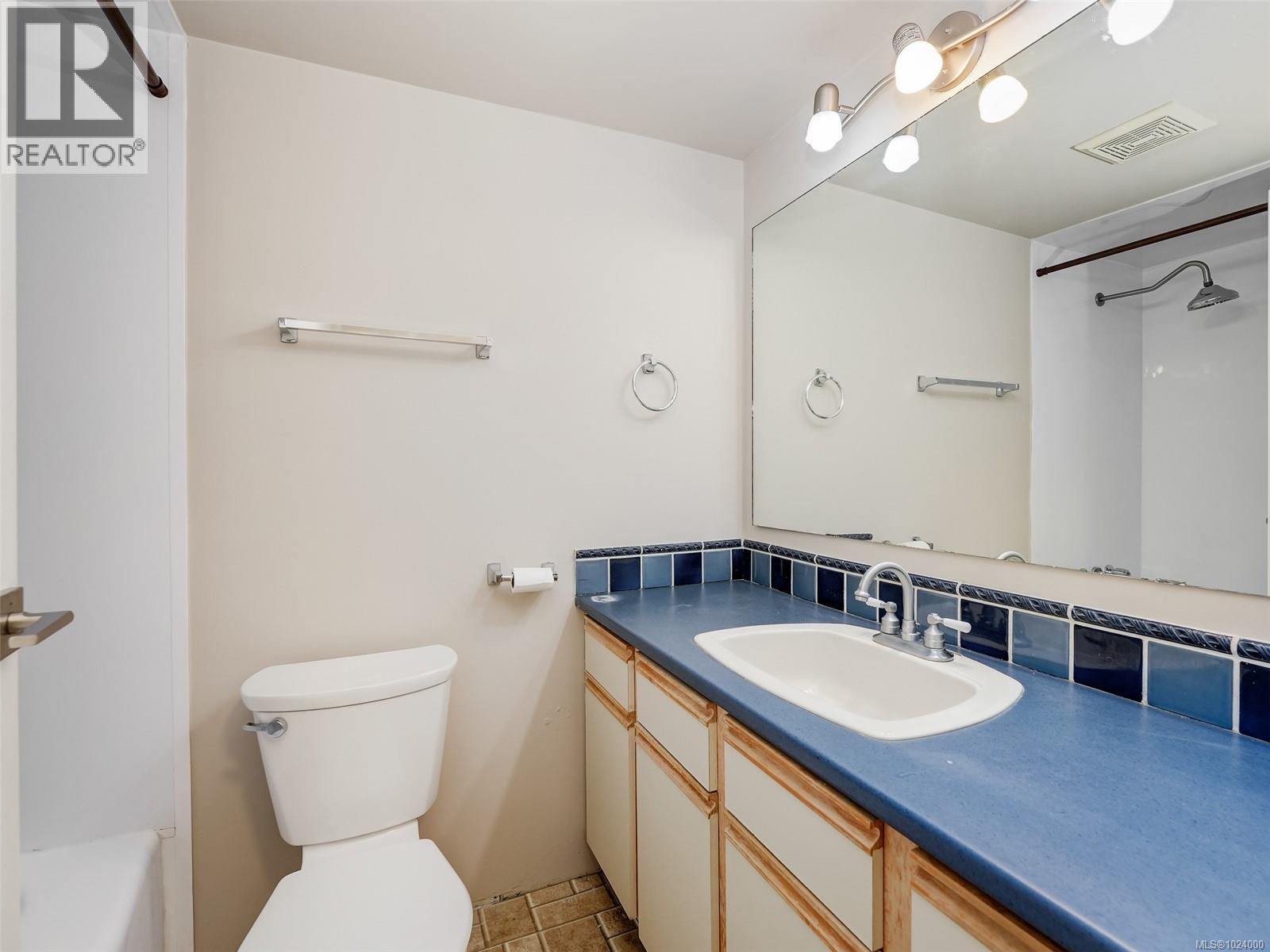 #209 1655 Begbie St - 9