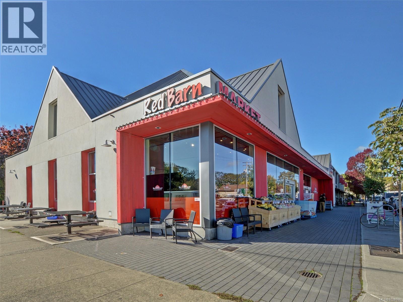 209 1655 Begbie Street, Victoria