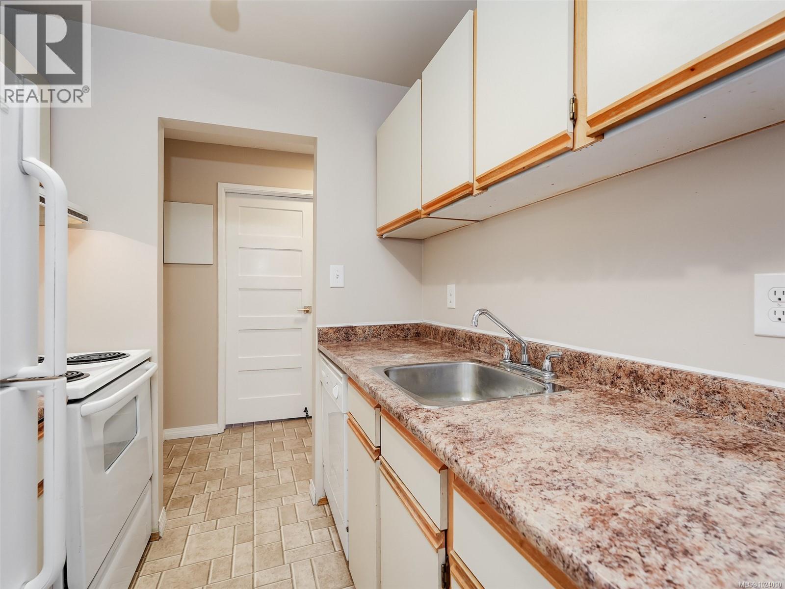 #209 1655 Begbie St - 7