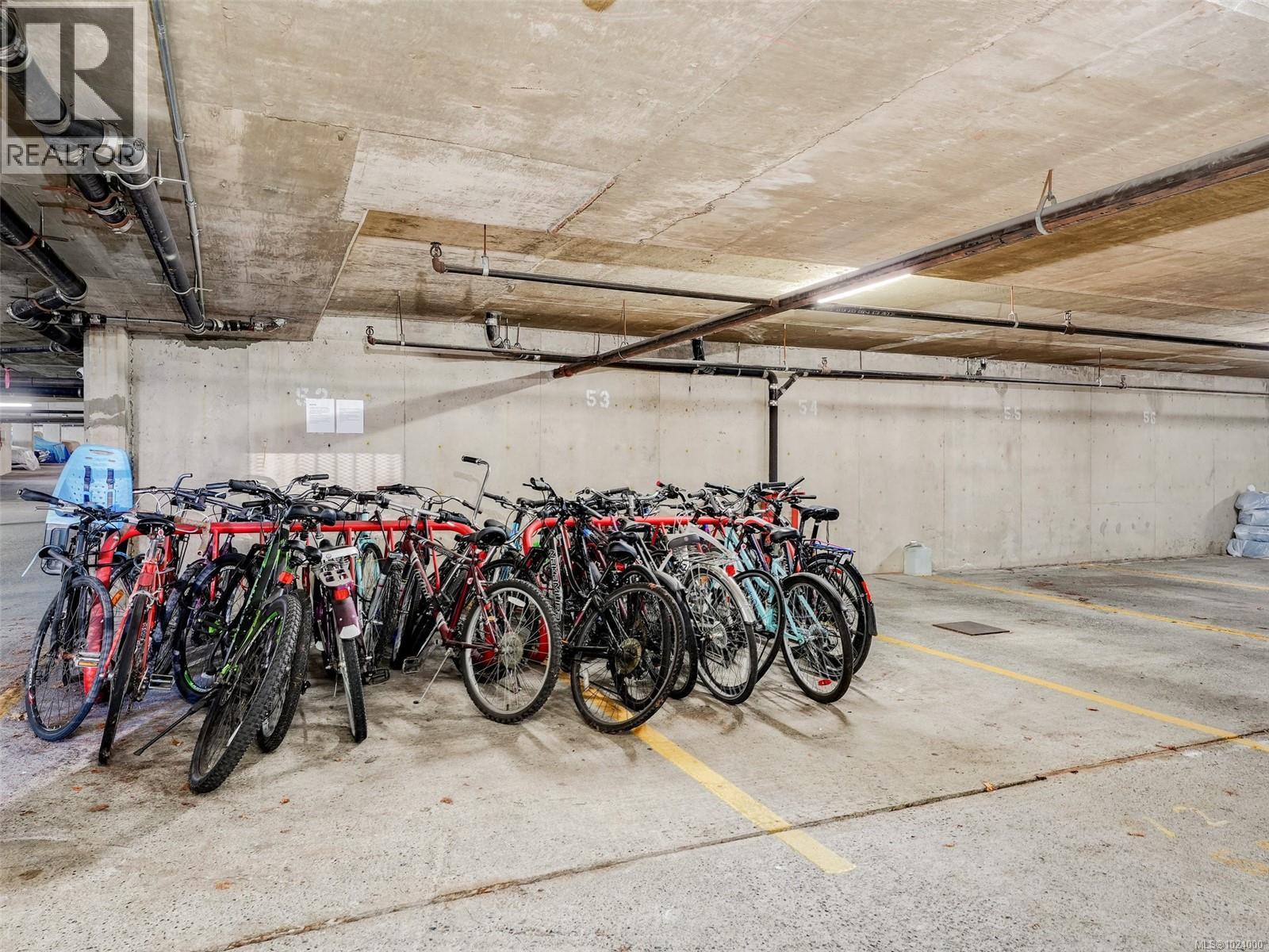 209 1655 Begbie Street, Victoria