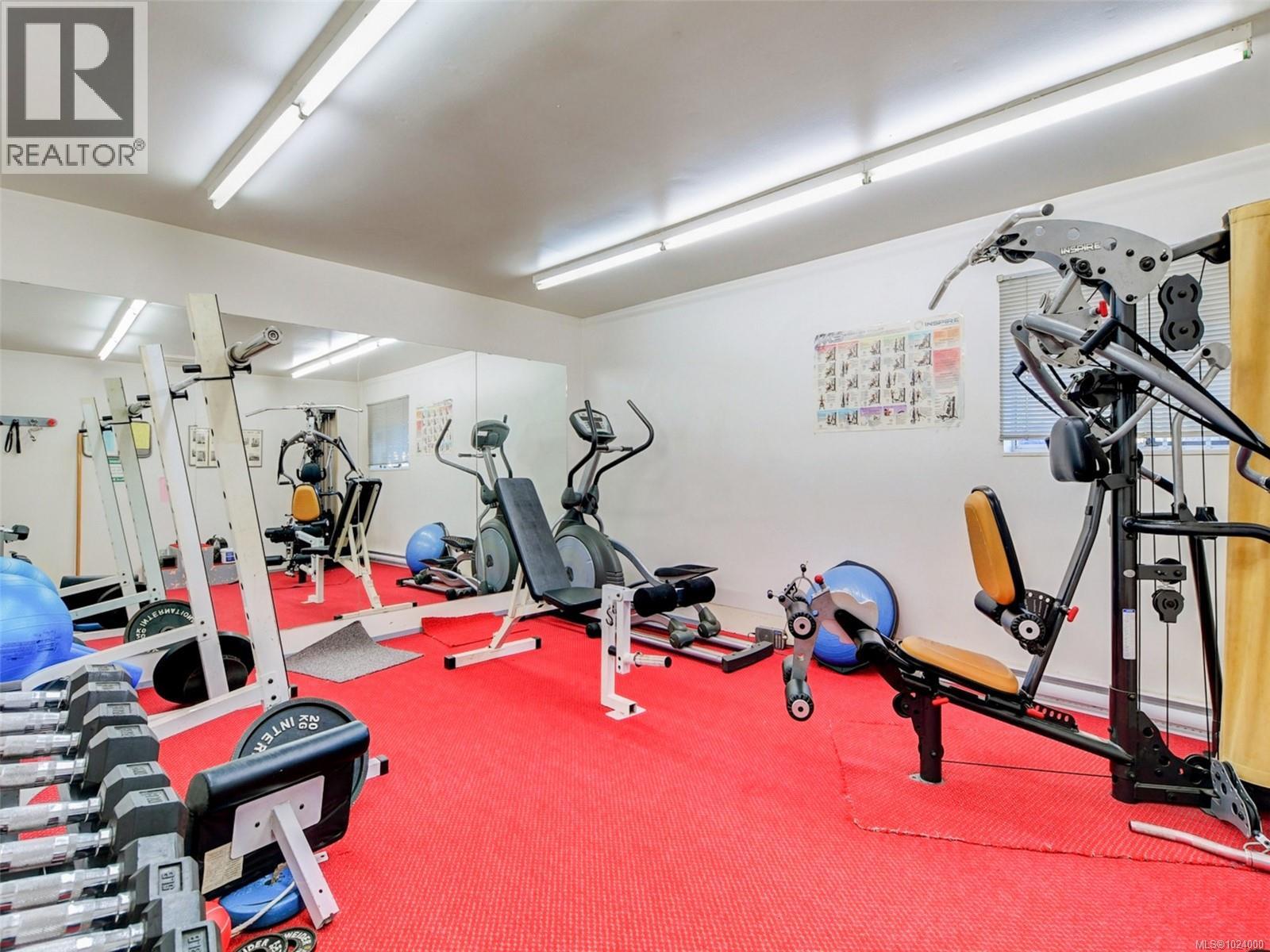 209 1655 Begbie Street, Victoria