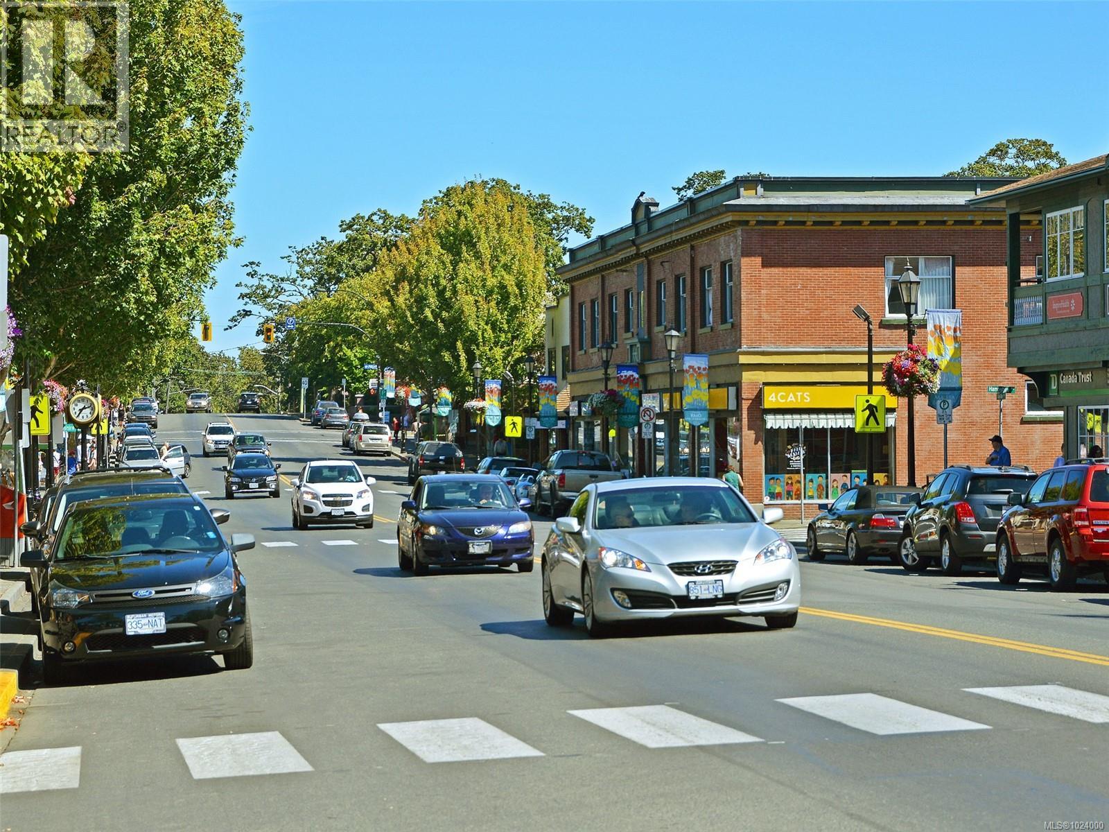 #209 1655 Begbie St - 30