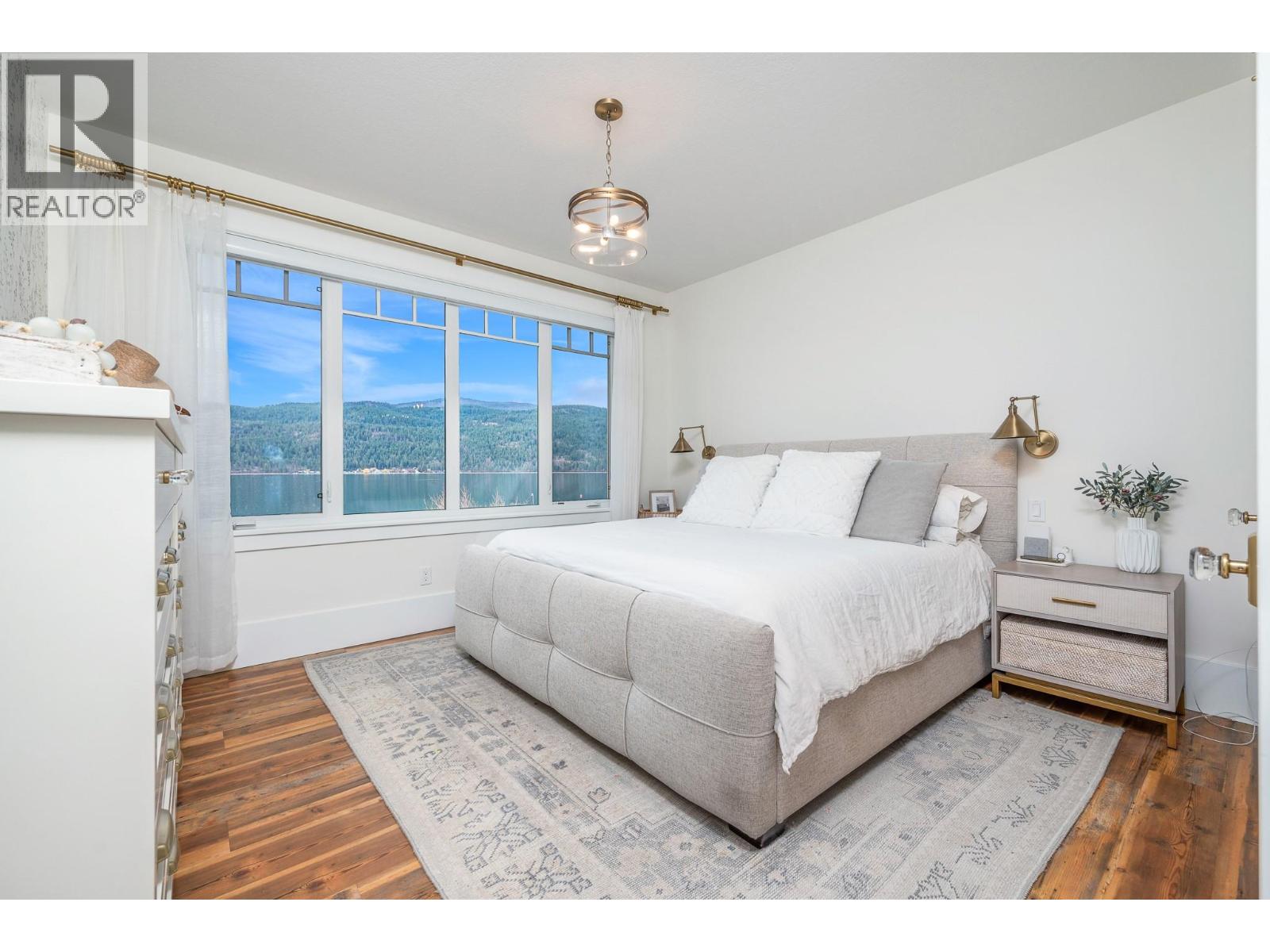 2 70 Kestrel Place, Vernon