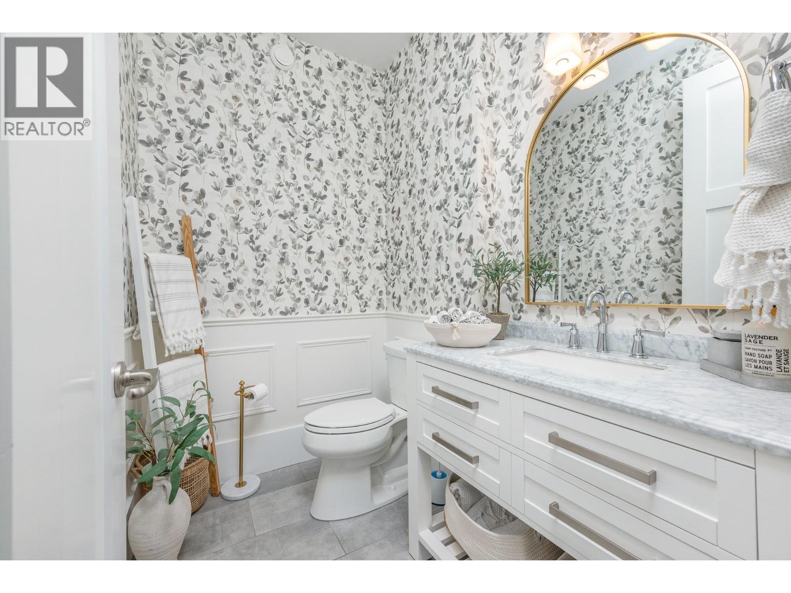 2 70 Kestrel Place, Vernon