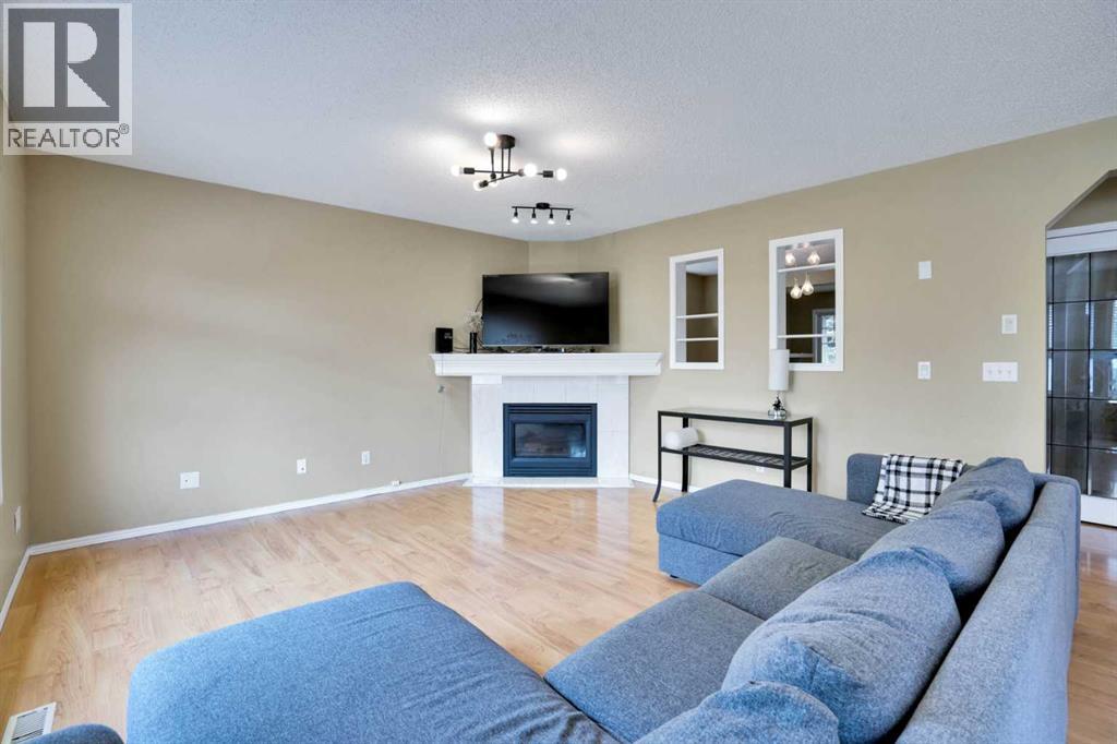 Single Family House for Sale in  Chaparral Drive SE Chaparral Calgary 