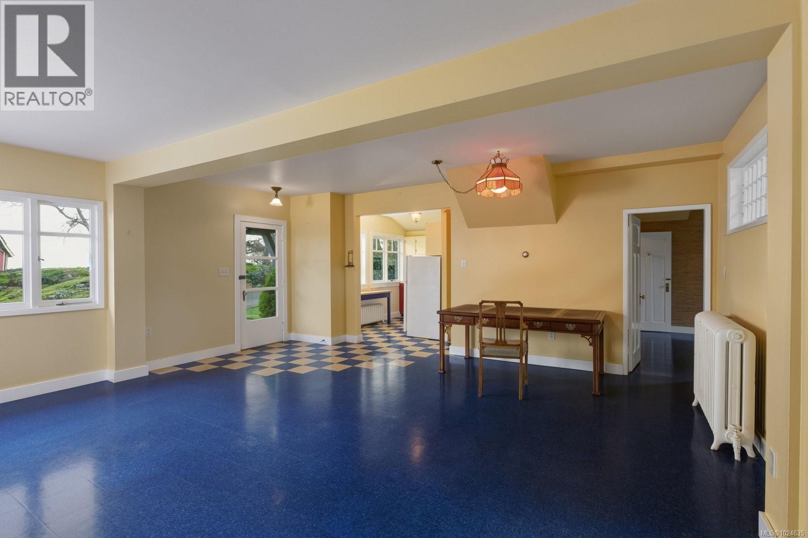 3175 Beach Dr - 77