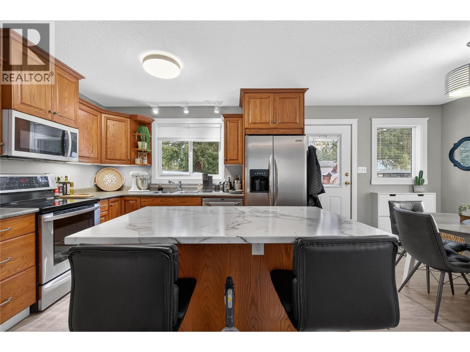  206 Falcon Avenue, Vernon